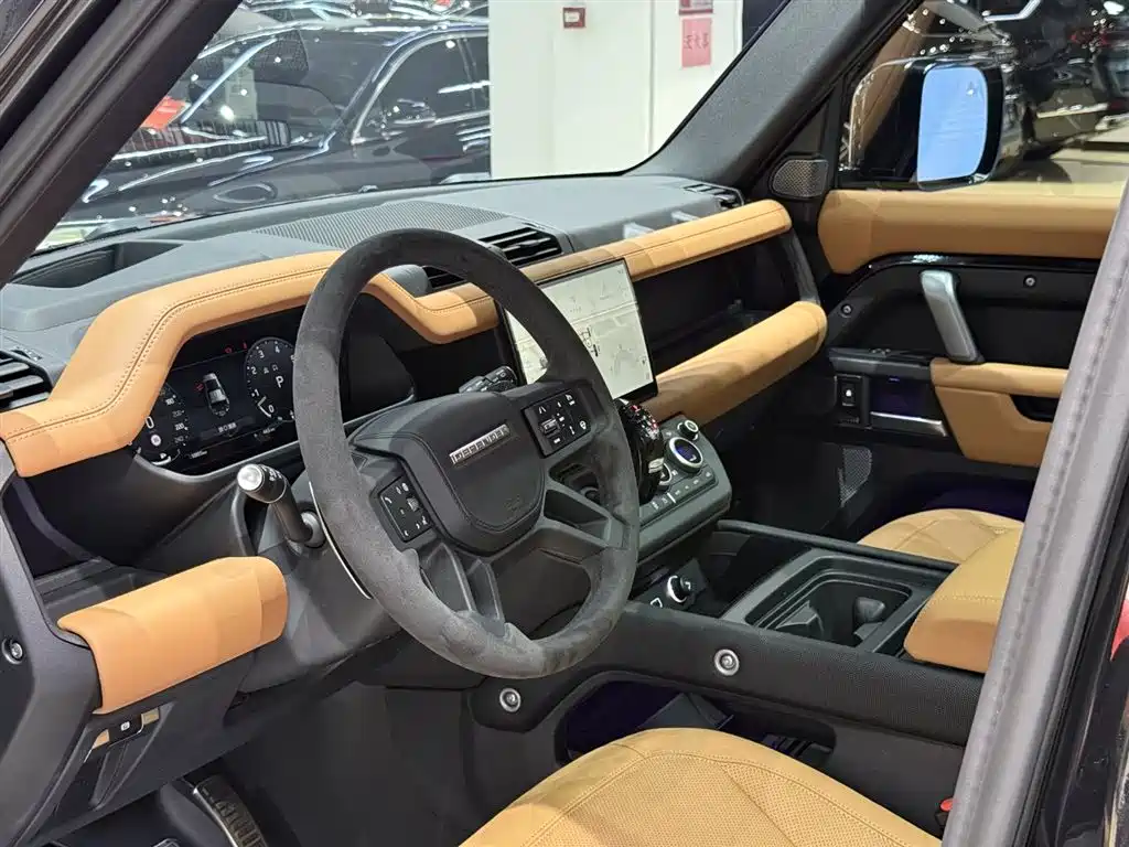 Land Rover Land Rover Defender 2024 110 5.0T V8 2025 - thumbnail 11