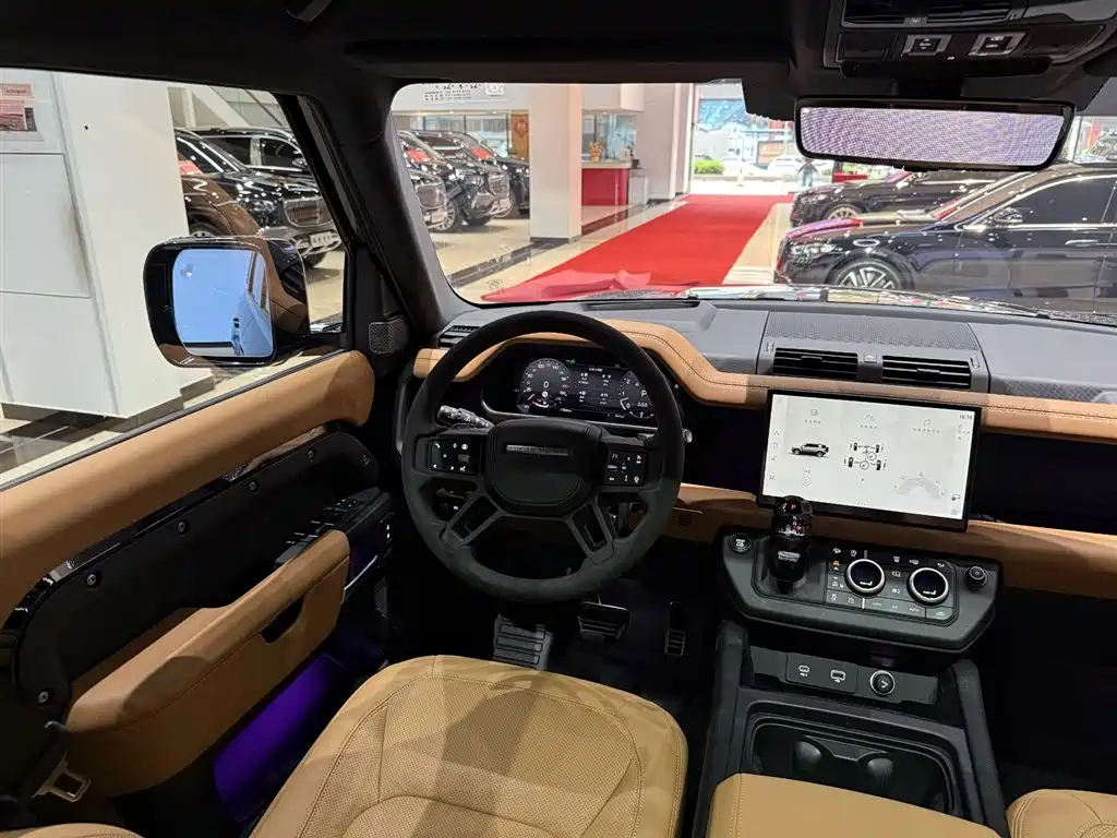 Land Rover Land Rover Defender 2024 110 5.0T V8 2025 - thumbnail 18