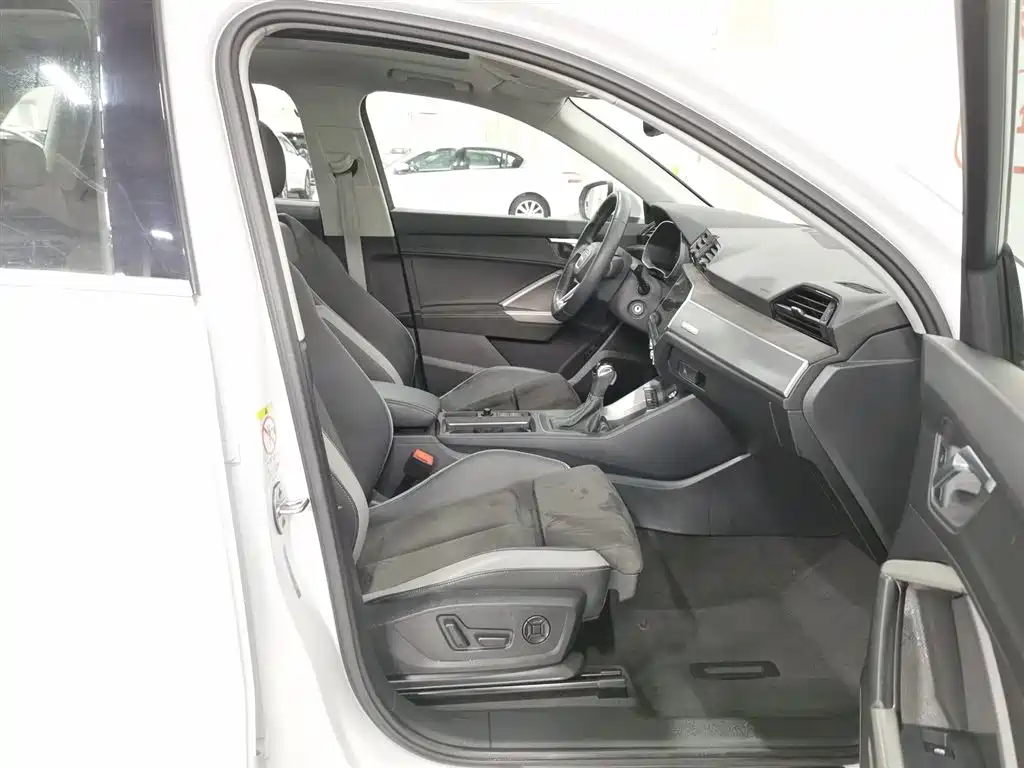 Audi Audi Q3 2019 35 TFSI Sport Line 2020 - thumbnail 23