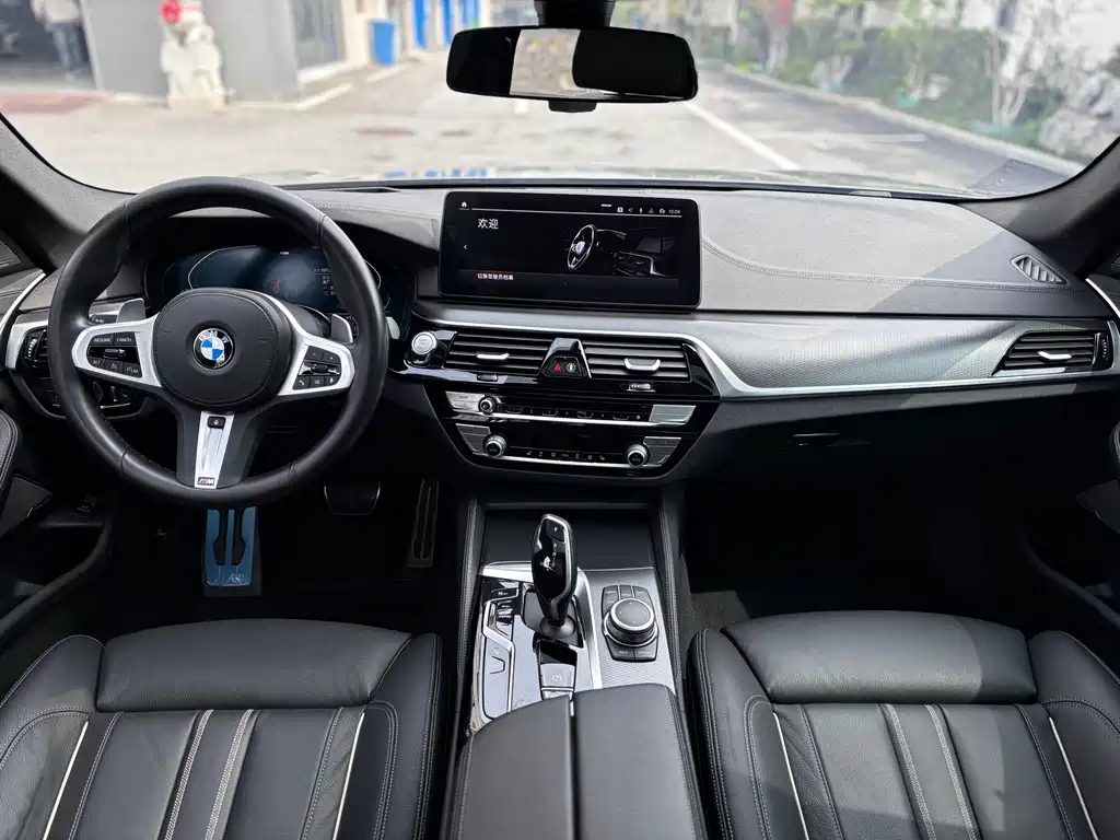BMW BMW 5 Series Import 2022 Model Facelift 530i Style Edition M Sport Package 2023 - thumbnail 9