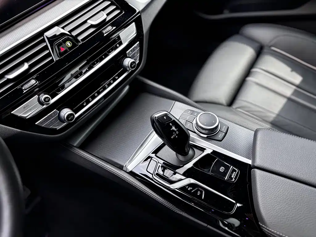 BMW BMW 5 Series Import 2022 Model Facelift 530i Style Edition M Sport Package 2023 - thumbnail 20