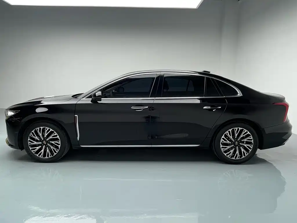 Hongqi Hongqi H5 2025 2.0T Automatic Flag Enjoyment Edition 2024 - thumbnail 2