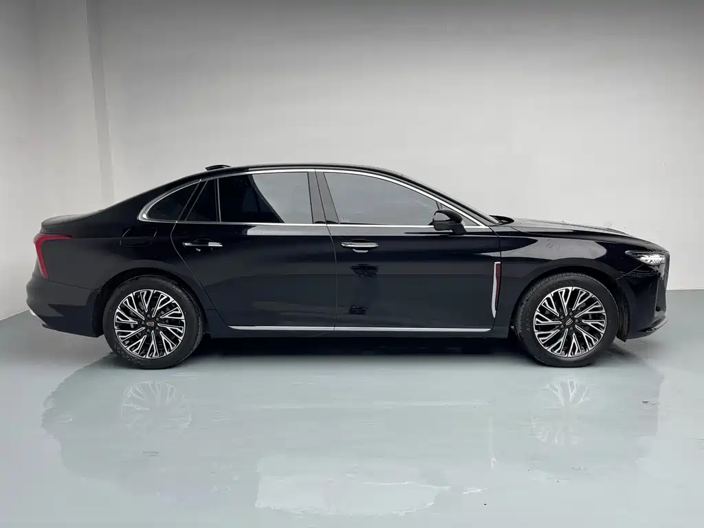 Hongqi Hongqi H5 2025 2.0T Automatic Flag Enjoyment Edition 2024 - thumbnail 3