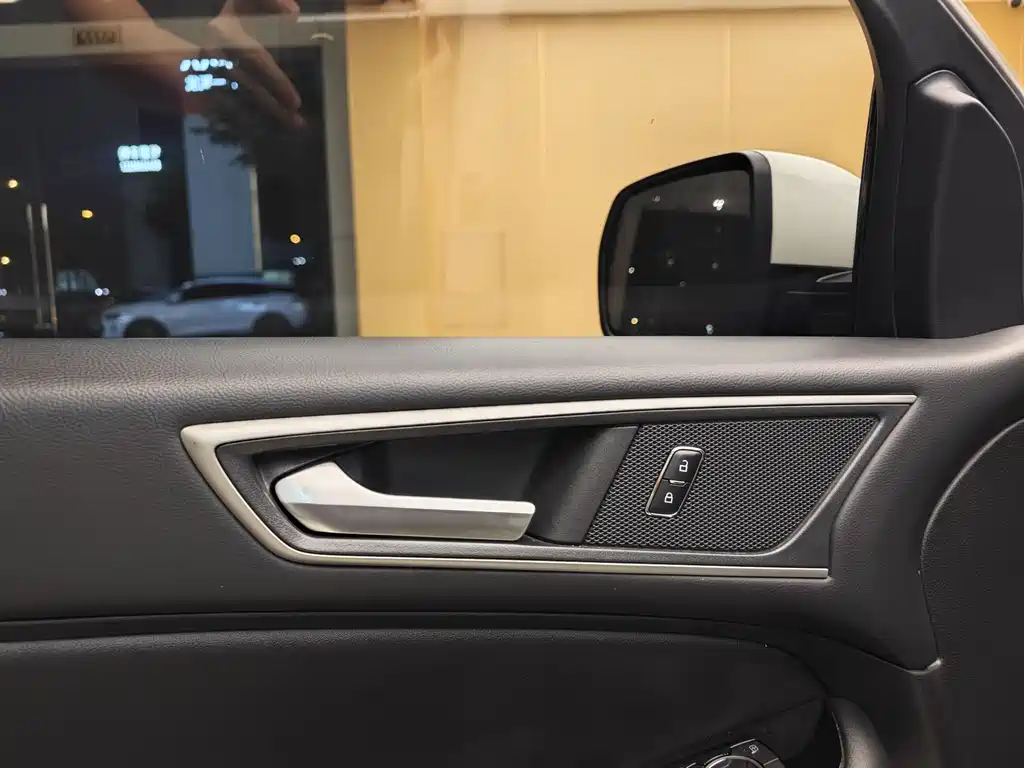 Ford Ford Edge 2018 EcoBoost 245 AWD Platinum 7-seater China V 2018 - thumbnail 8