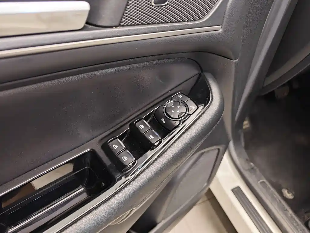 Ford Ford Edge 2018 EcoBoost 245 AWD Platinum 7-seater China V 2018 - thumbnail 9