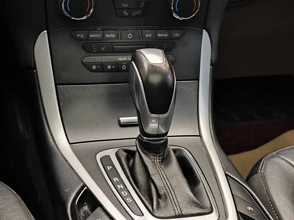 Ford Ford Edge 2018 EcoBoost 245 AWD Platinum 7-seater China V 2018 - thumbnail 17