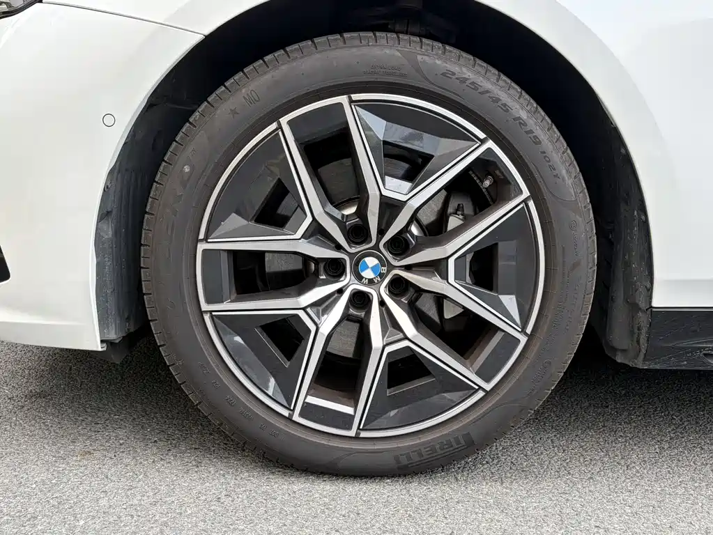 BMW BMW 5 Series Import 2024 530i Leading Model M Sport Package 2025 - thumbnail 8