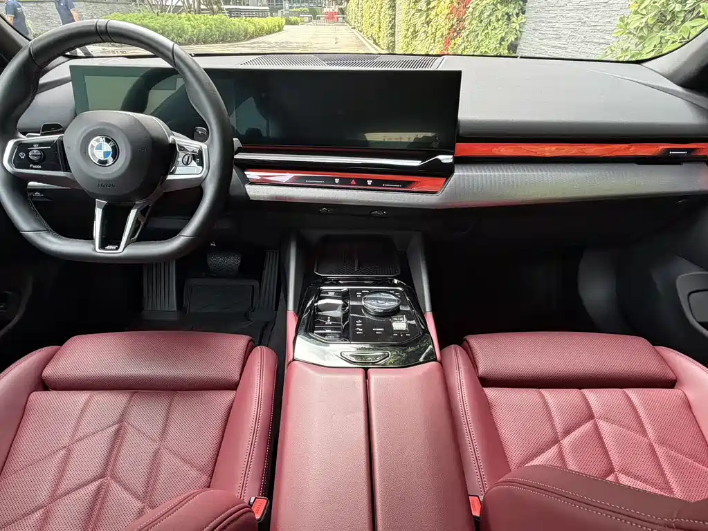 BMW BMW 5 Series Import 2024 530i Leading Model M Sport Package 2025 - thumbnail 9