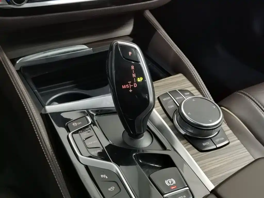 BMW BMW 5 Series 2018 Facelift 530Li Luxury Package 2018 - thumbnail 13