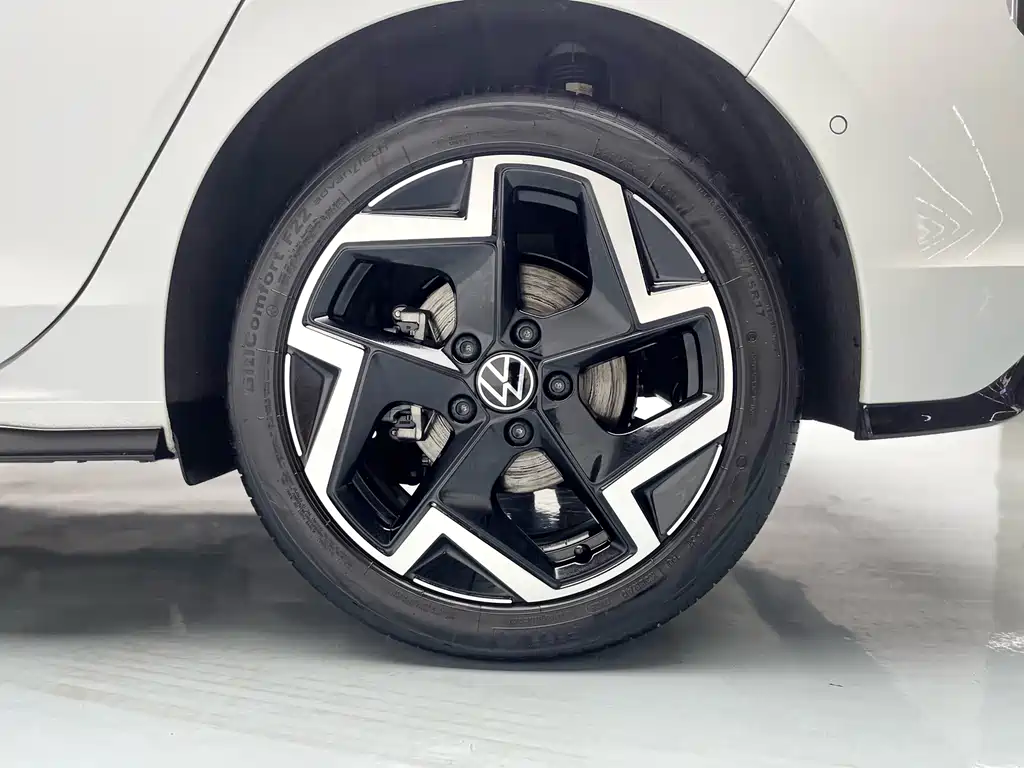 Volkswagen Golf 2025 300TSI R-Line 2025 - thumbnail 15