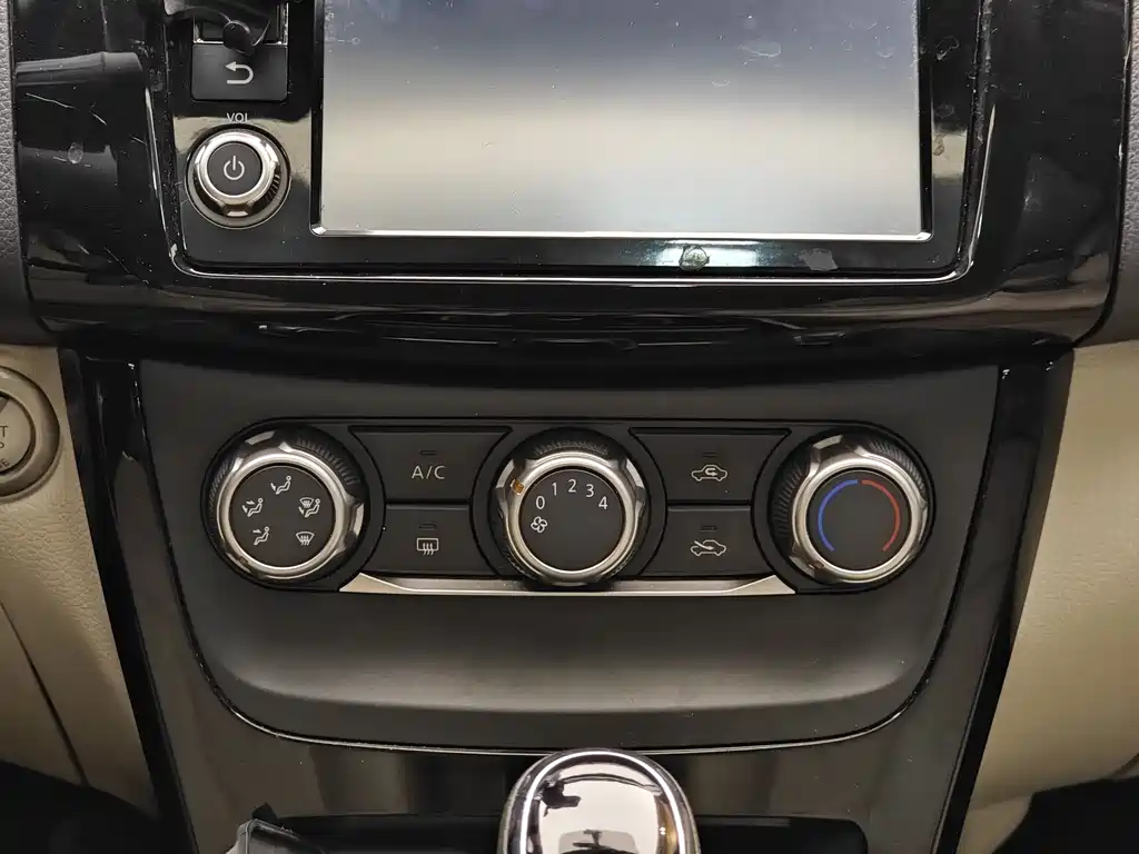 Nissan Nissan Sylphy 2016 1.6XL CVT Premium Edition 2017 - thumbnail 16