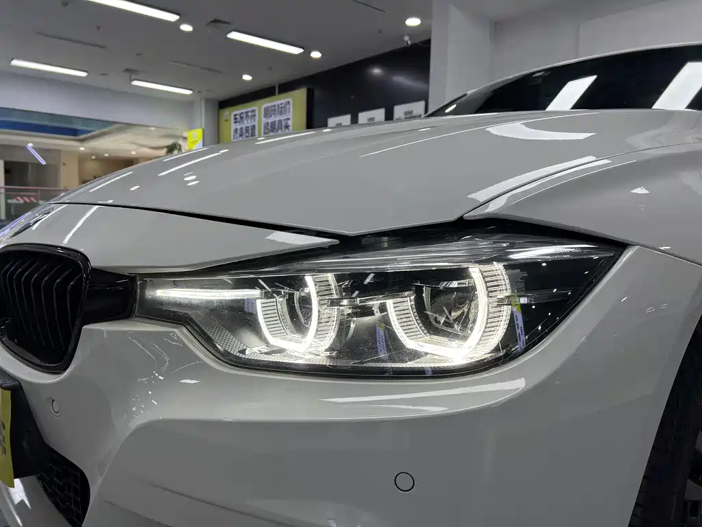 BMW BMW 3 Series 2019 320i M Sport Shadow Night Edition 2019 - thumbnail 6