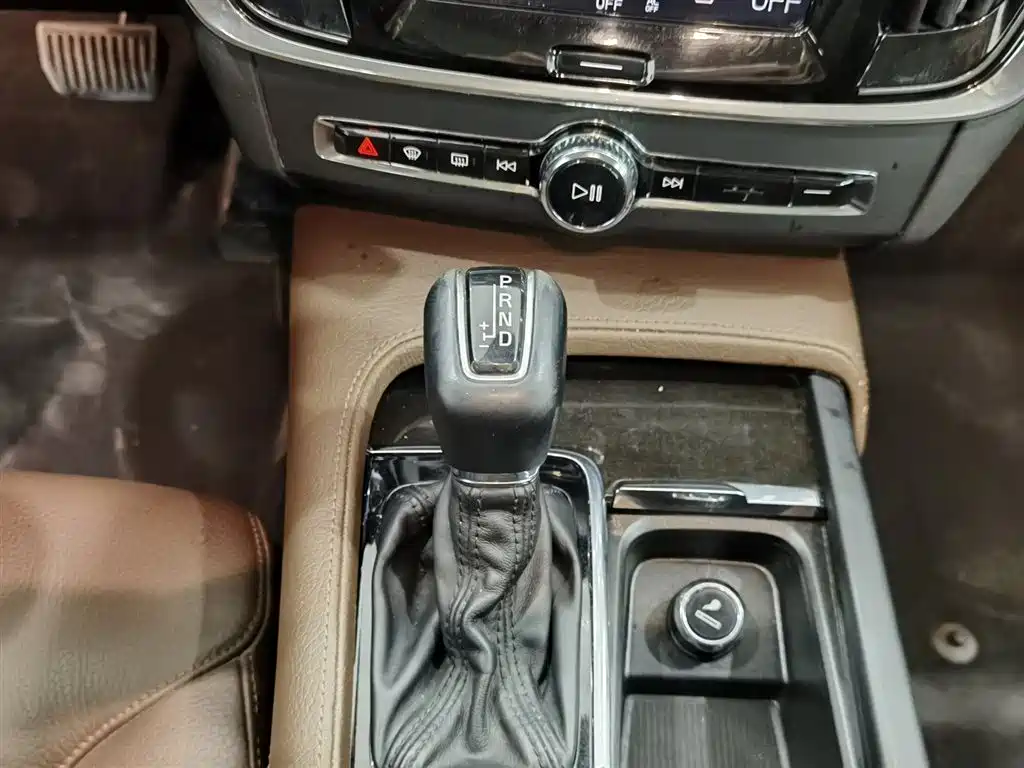Volvo Volvo S90 2017 T4 IntelliLink Edition 2017 - thumbnail 13