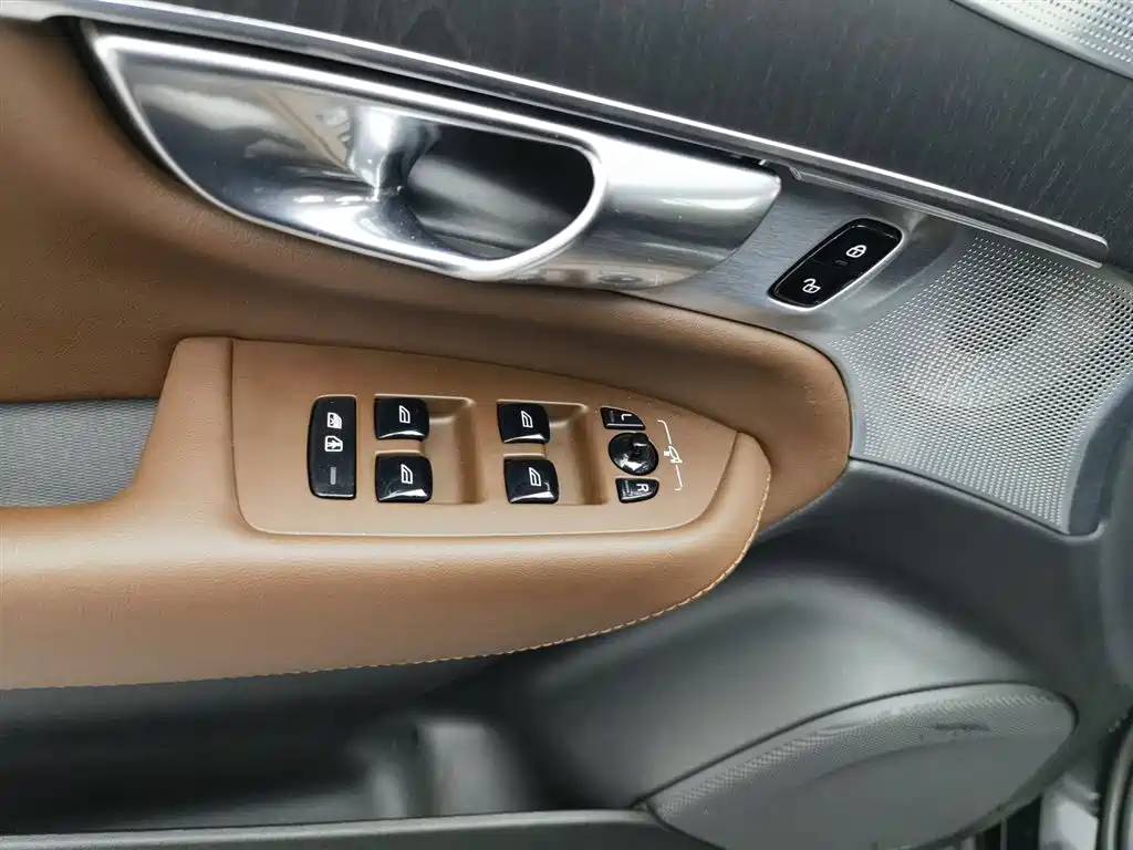 Volvo Volvo XC90 Plug-in Hybrid 2024 T8 Excellence 7-seater 2024 - thumbnail 9