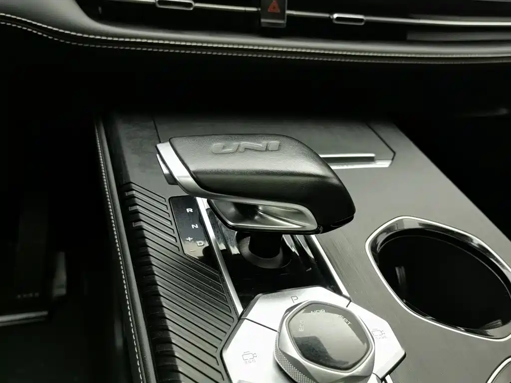 Changan Changan UNI-K 2024 2.0T Front-Wheel Drive Comfort Edition 2023 - thumbnail 13