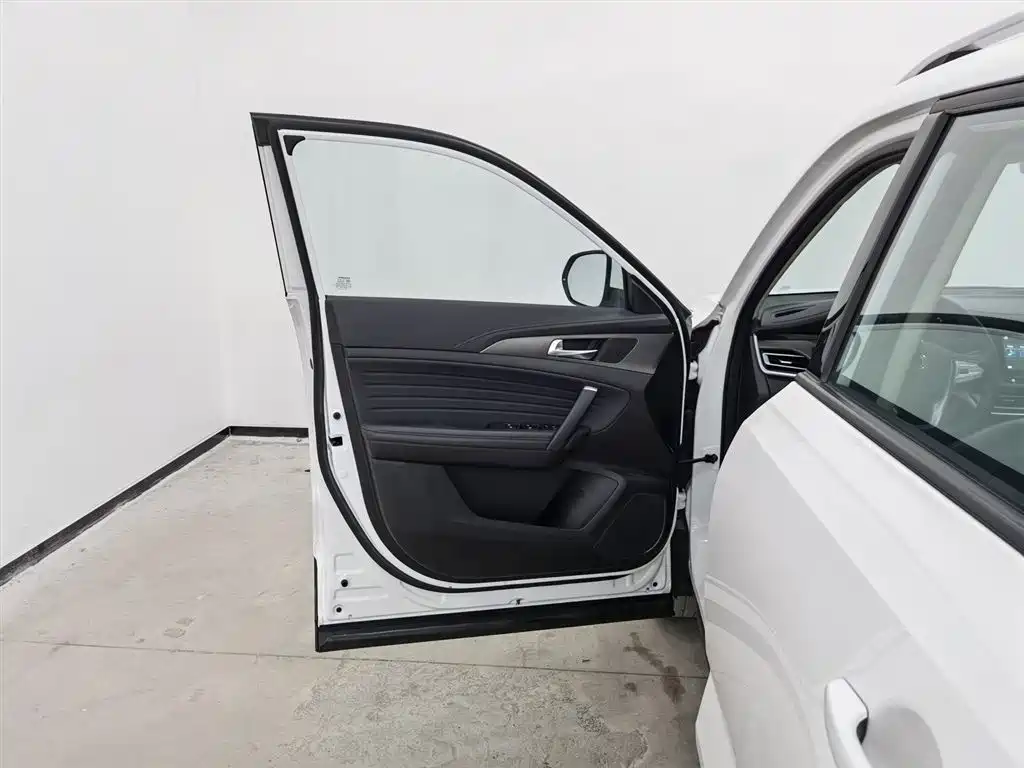 Changan Changan CS35 PLUS 2021 Glory Million Edition 1.6L CVT Elite 2021 - thumbnail 8