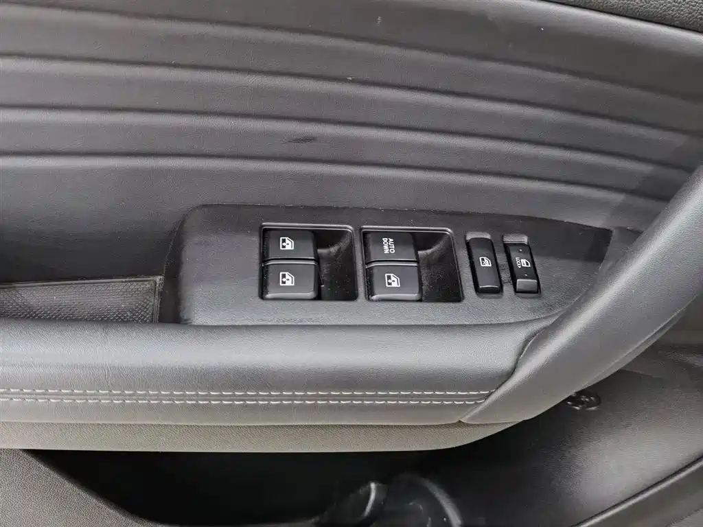 Changan Changan CS35 PLUS 2021 Glory Million Edition 1.6L CVT Elite 2021 - thumbnail 9