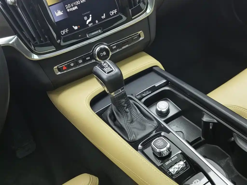 Volvo Volvo V90 2017 Cross Country T5 AWD Intelligent Edition 2018 - thumbnail 13