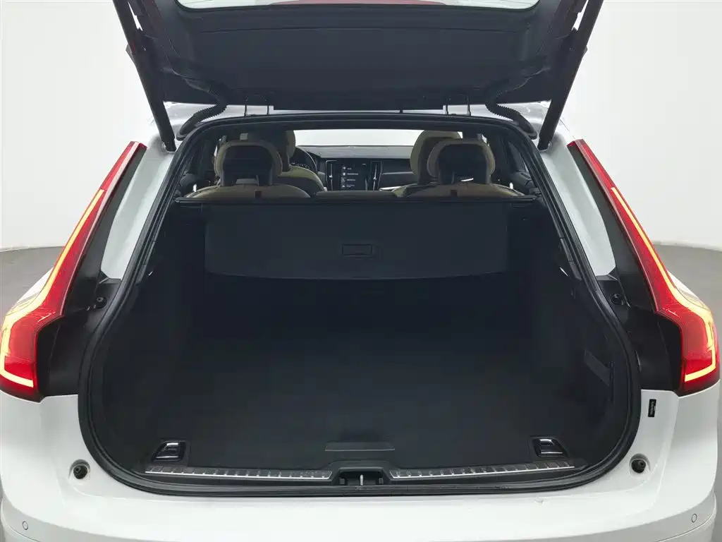 Volvo Volvo V90 2017 Cross Country T5 AWD Intelligent Edition 2018 - thumbnail 16
