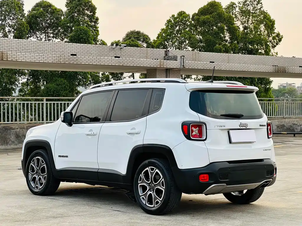 Jeep Jeep Cherokee 2017 180T Automatic Intelligent Edition 2018 - thumbnail 4