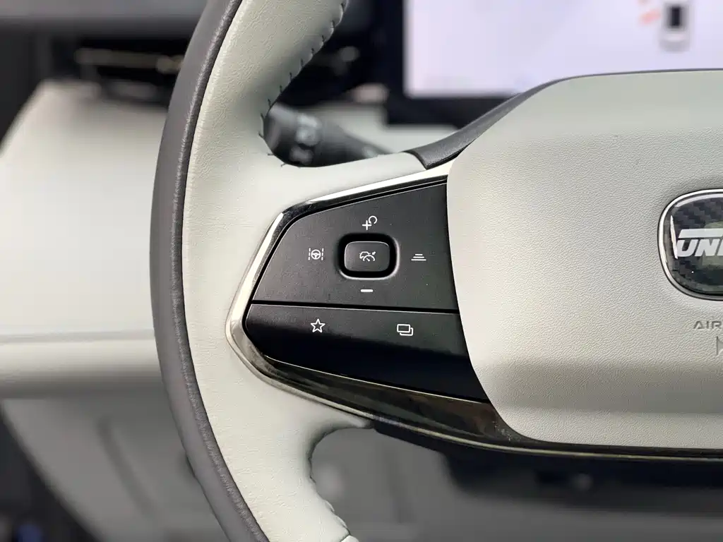 Changan Changan UNI-Z New Energy 2024 Blue Whale Intelligent Electric iDD 125km Excellent Edition 2024 - thumbnail 4