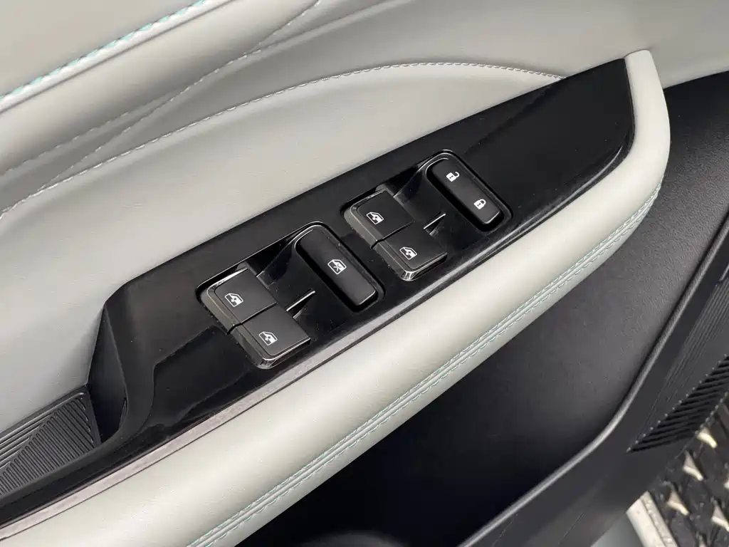 Changan Changan UNI-Z New Energy 2024 Blue Whale Intelligent Electric iDD 125km Excellent Edition 2024 - thumbnail 10