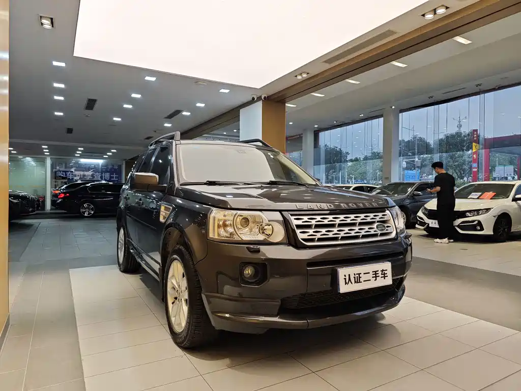 Land Rover Freelander 2 2012 2.0T Si4 SE Petrol 2012 - thumbnail 4