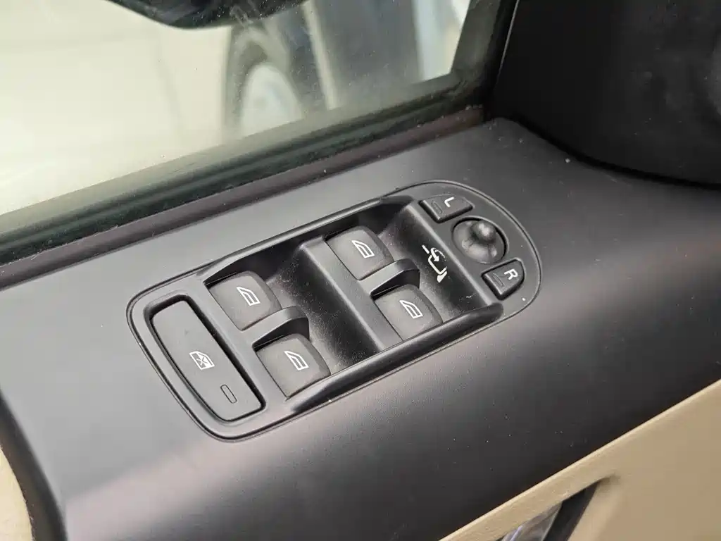 Land Rover Freelander 2 2012 2.0T Si4 SE Petrol 2012 - thumbnail 8