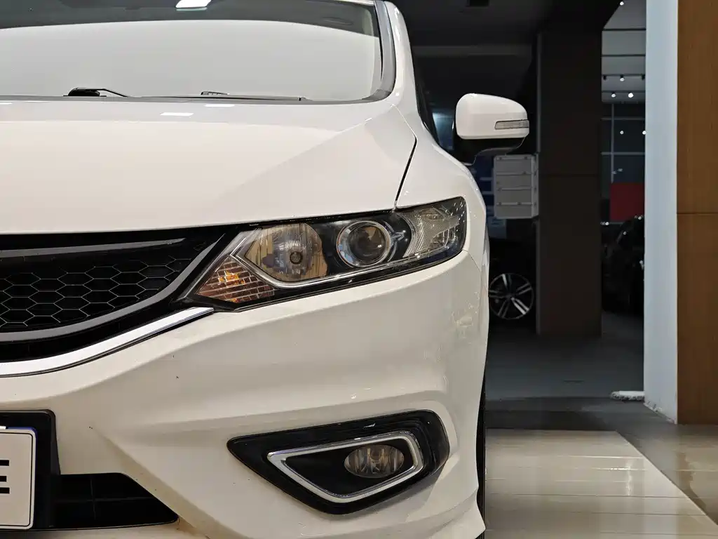 Honda Honda Jade 2013 1.8L Automatic Comfort Edition 5-seater 2014 - thumbnail 2