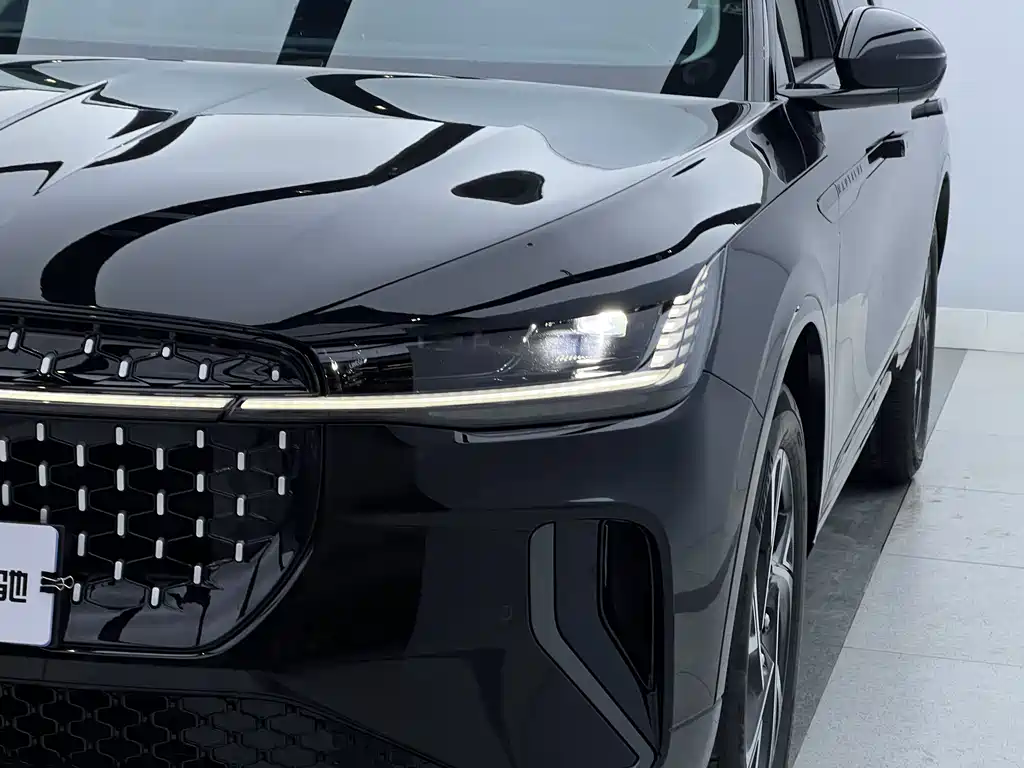 Lincoln Nautilus 2025 2.0T AWD Premium Hybrid 2025 - thumbnail 5