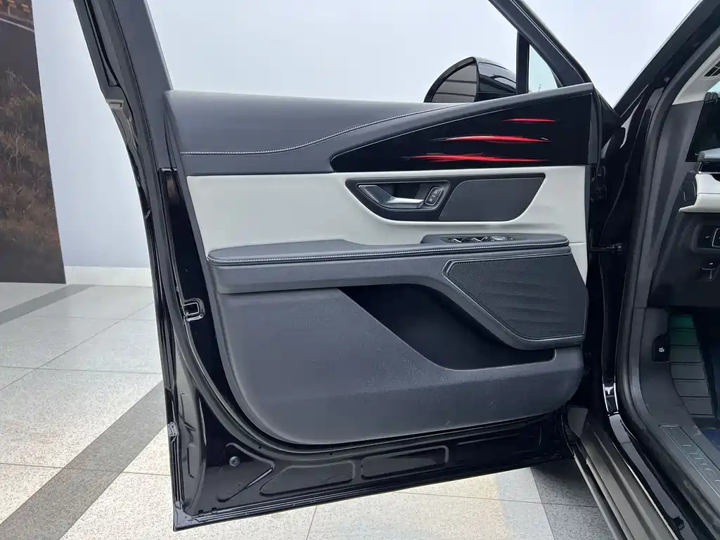 Lincoln Nautilus 2025 2.0T AWD Premium Hybrid 2025 - thumbnail 12