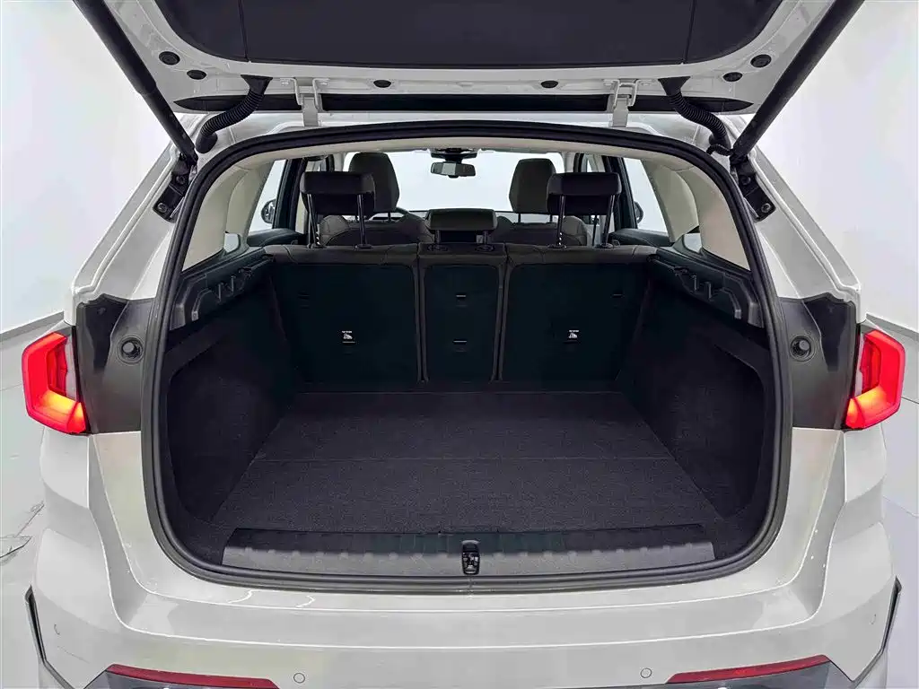 BMW BMW X1 2023 sDrive25Li X Design Package 2024 - thumbnail 26