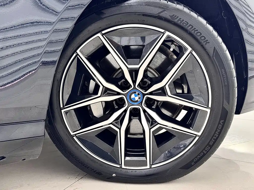 BMW BMW i5 2025 eDrive 40L M Sport Package 2025 - thumbnail 6