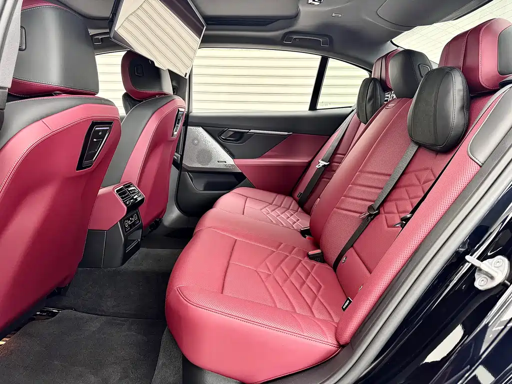 BMW BMW i5 2025 eDrive 40L M Sport Package 2025 - thumbnail 8