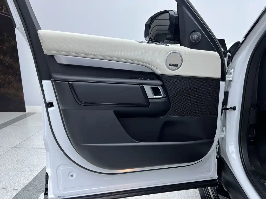 Land Rover Discovery 2023 Model Year Facelift 360PS R-Dynamic SE 2024 - thumbnail 9