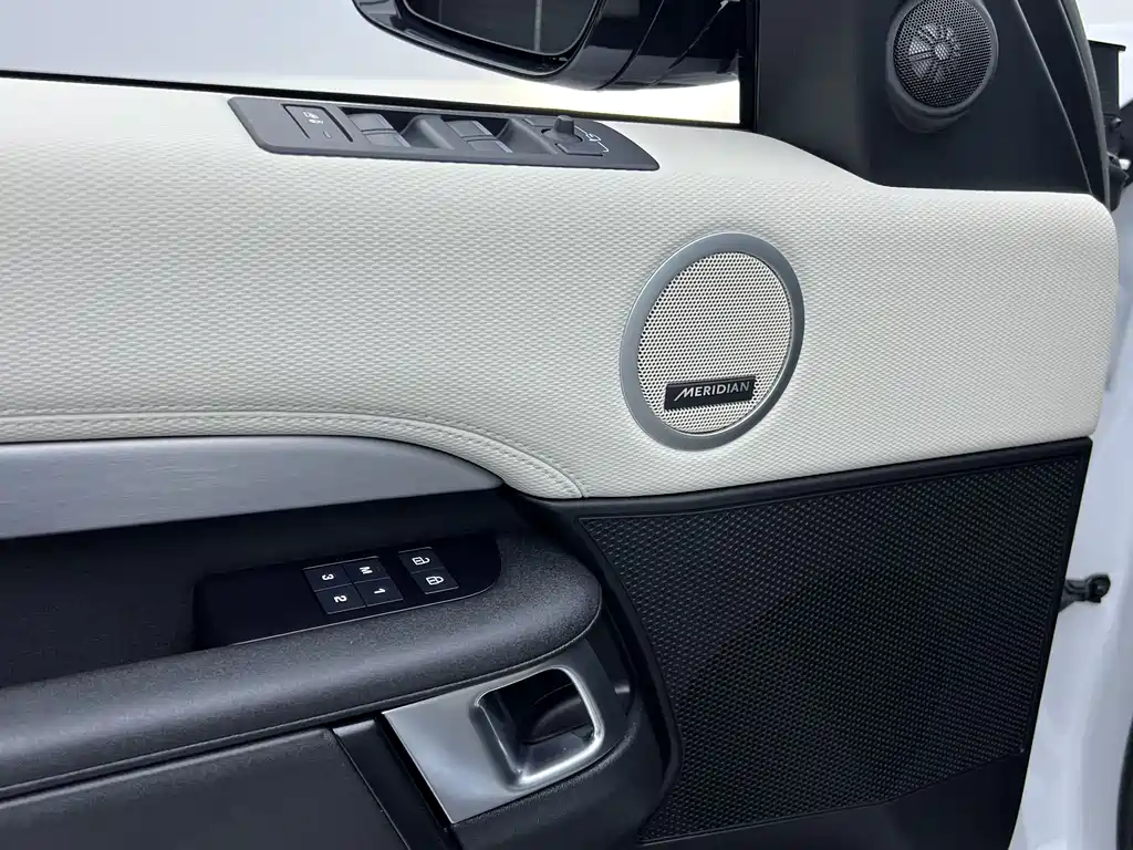 Land Rover Discovery 2023 Model Year Facelift 360PS R-Dynamic SE 2024 - thumbnail 10