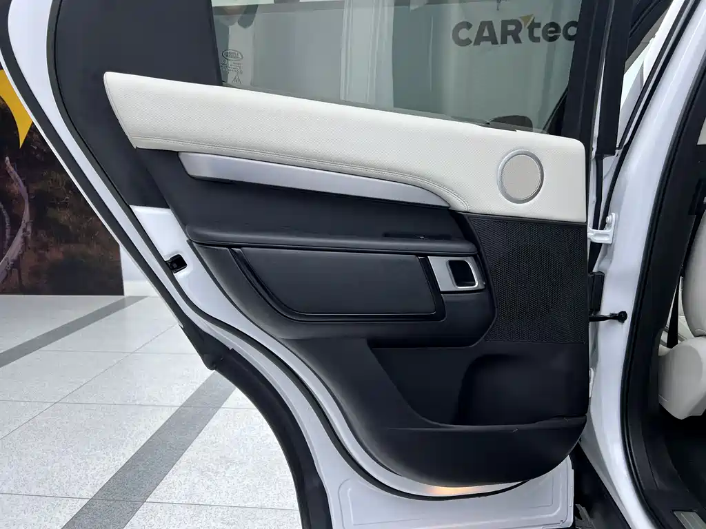 Land Rover Discovery 2023 Model Year Facelift 360PS R-Dynamic SE 2024 - thumbnail 17