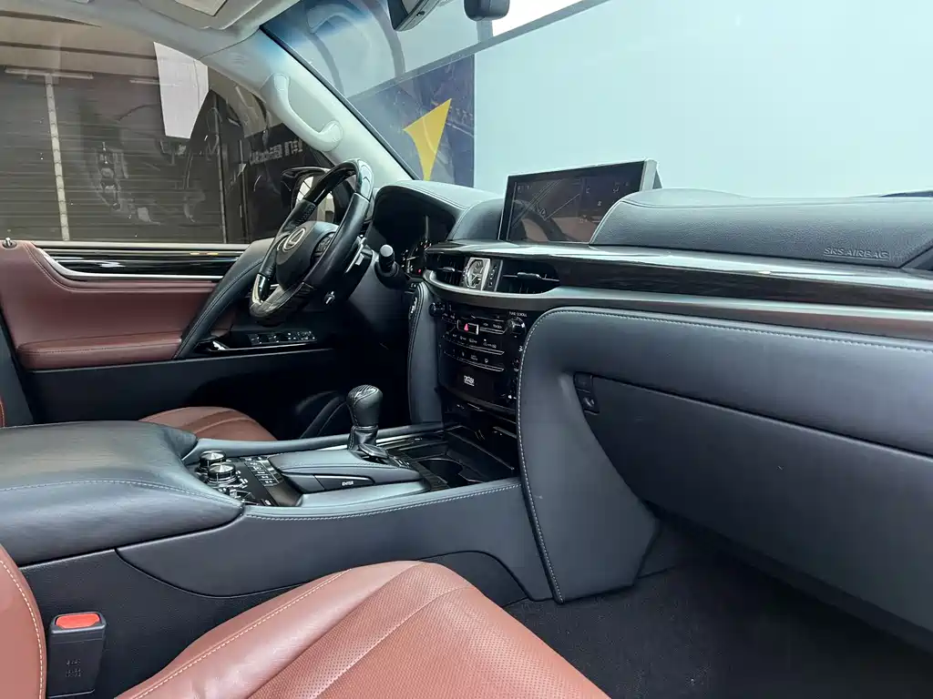 Lexus Lexus LX 570 F Sport 2019 - thumbnail 23
