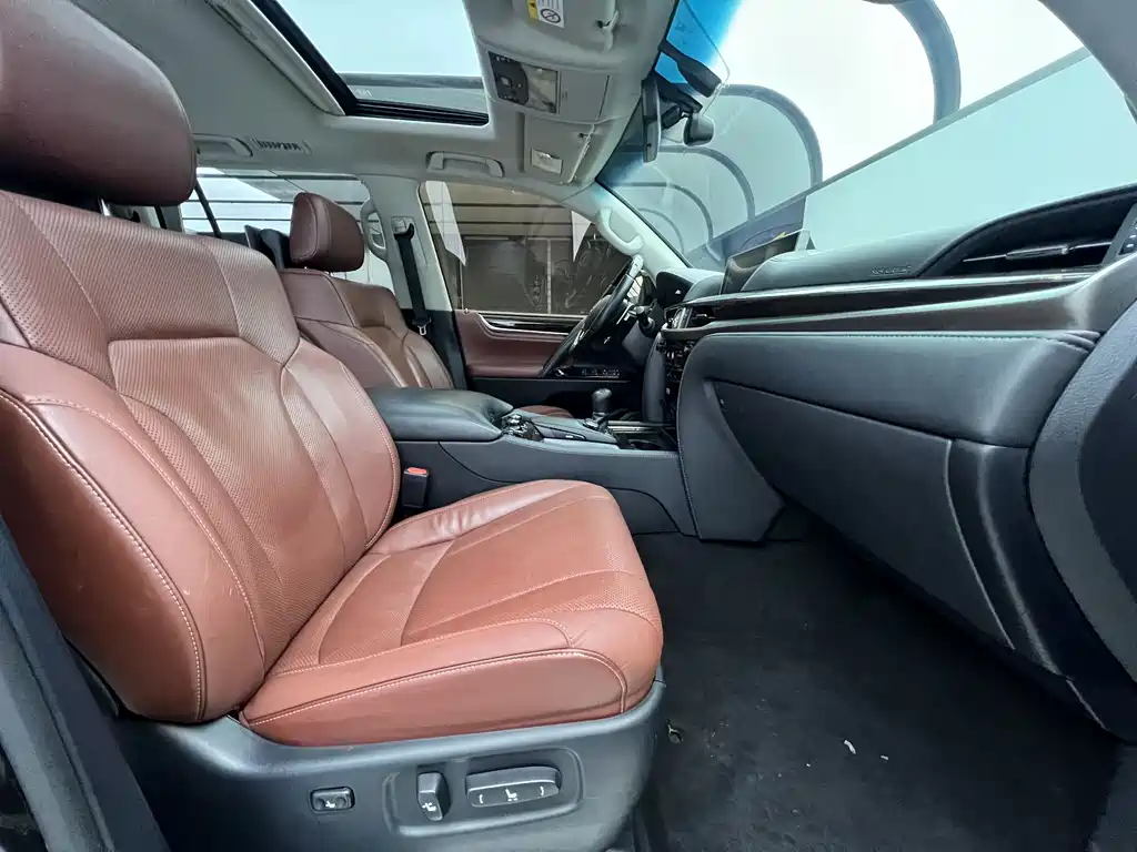 Lexus Lexus LX 570 F Sport 2019 - thumbnail 24
