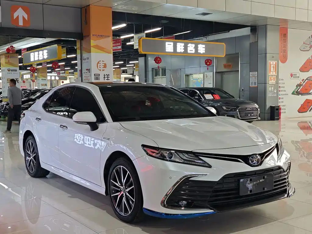 Toyota Toyota Camry 2021 Hybrid 2.5HG Luxury Edition 2022 - thumbnail 3
