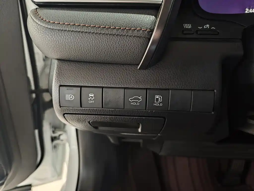 Toyota Toyota Camry 2021 Hybrid 2.5HG Luxury Edition 2022 - thumbnail 5