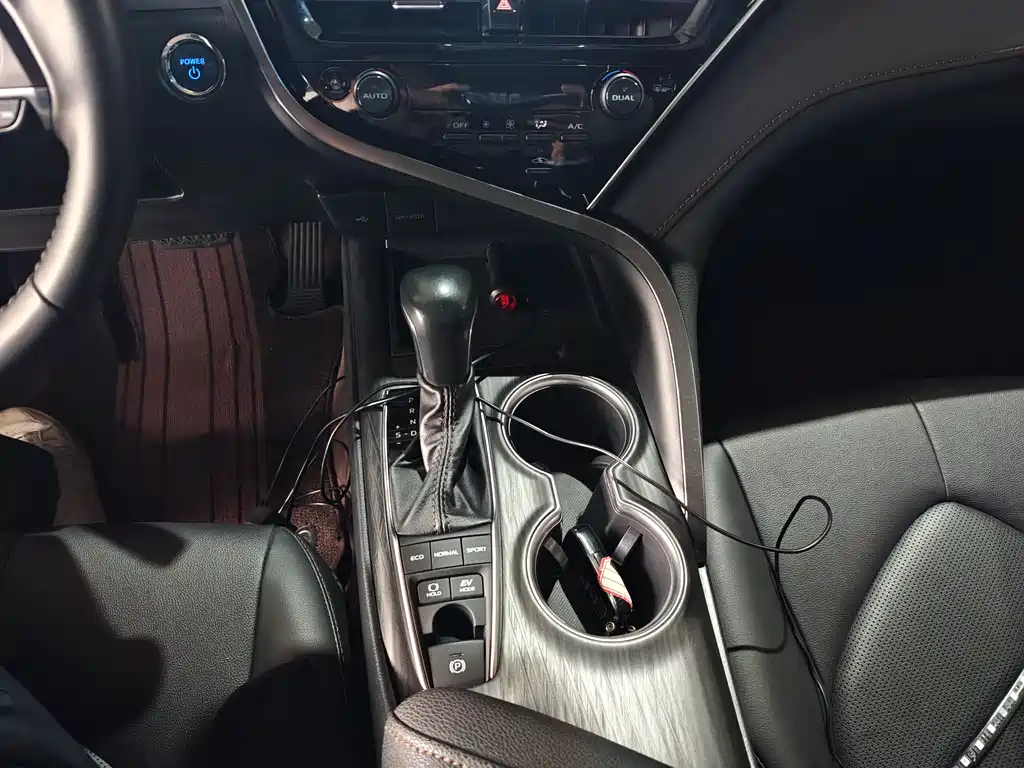 Toyota Toyota Camry 2021 Hybrid 2.5HG Luxury Edition 2022 - thumbnail 9