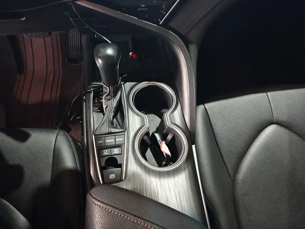 Toyota Toyota Camry 2021 Hybrid 2.5HG Luxury Edition 2022 - thumbnail 10