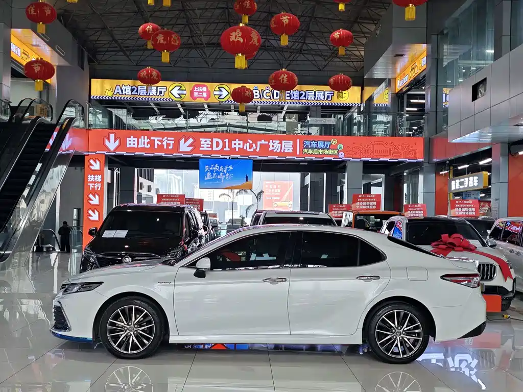 Toyota Toyota Camry 2021 Hybrid 2.5HG Luxury Edition 2022 - thumbnail 14