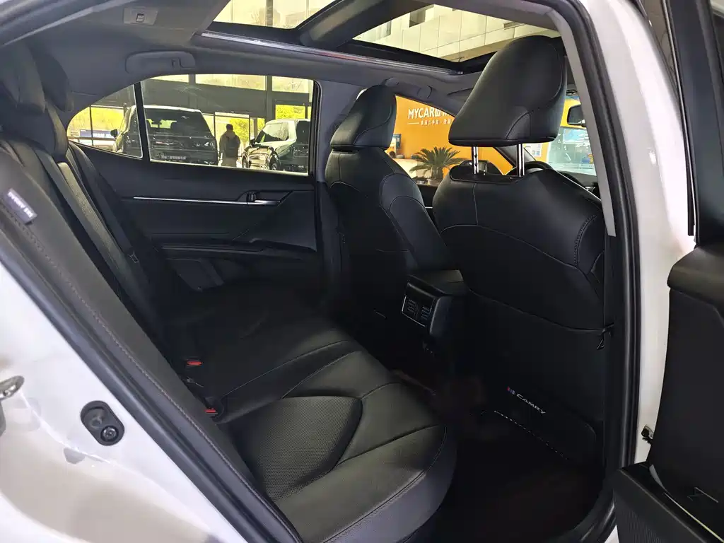 Toyota Toyota Camry 2021 Hybrid 2.5HG Luxury Edition 2022 - thumbnail 18