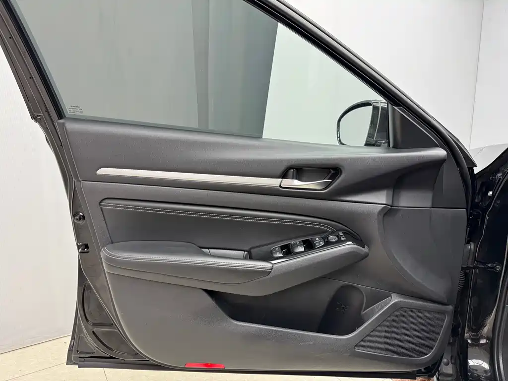 Nissan Nissan Altima 2022 2.0L XL-TLS Premium Edition 2023 - thumbnail 8
