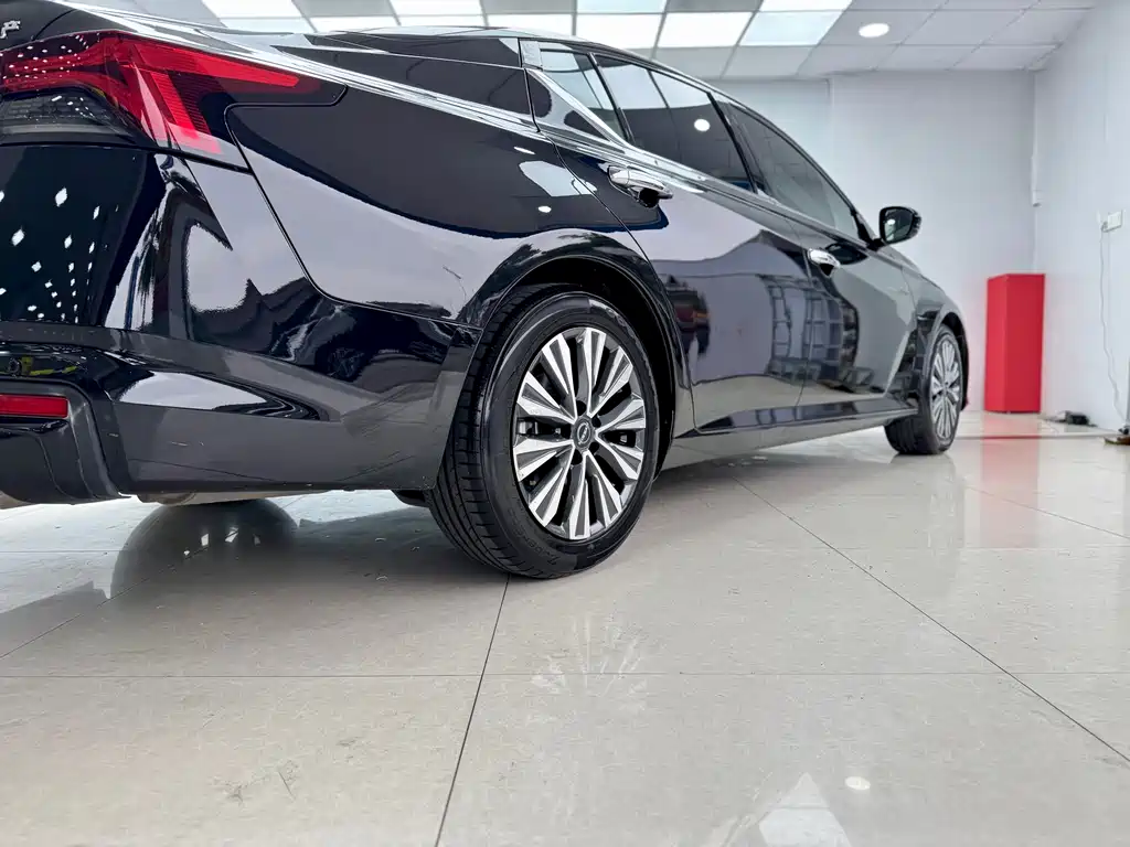 Nissan Nissan Altima 2022 2.0L XL-TLS Premium Edition 2023 - thumbnail 22