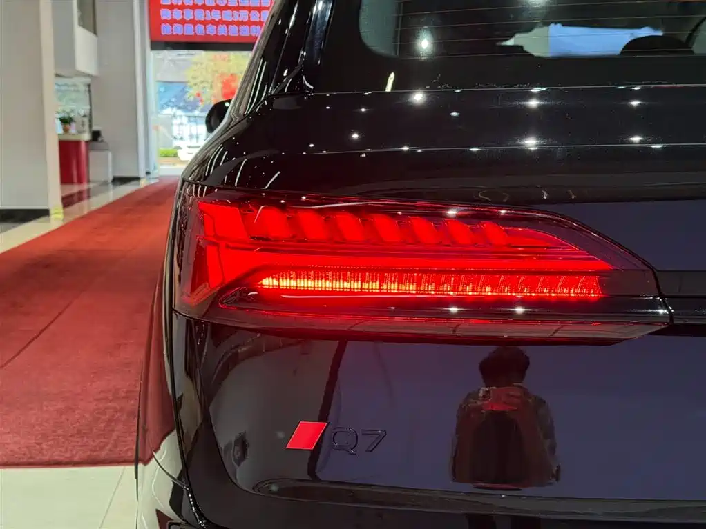 Audi Audi Q7 2025 55 TFSI quattro S line Black Knight Edition 2026 - thumbnail 9