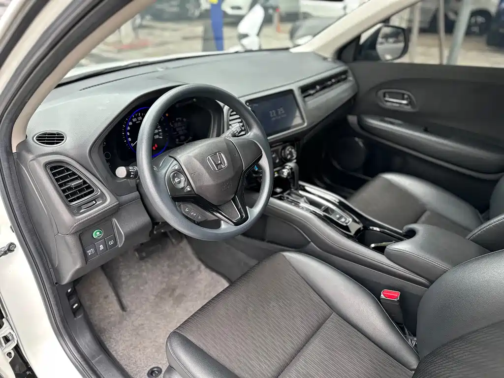 Honda Honda Vezel 2020 1.5L CVT Pioneer Edition 2021 - thumbnail 6