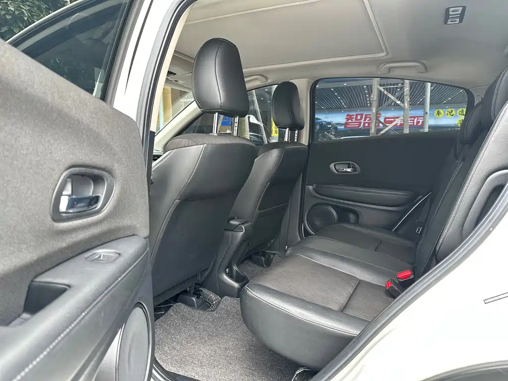 Honda Honda Vezel 2020 1.5L CVT Pioneer Edition 2021 - thumbnail 7